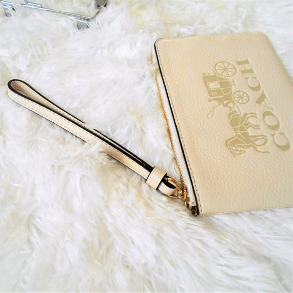 Coach Jes Corner Zip Wristlet Chalk